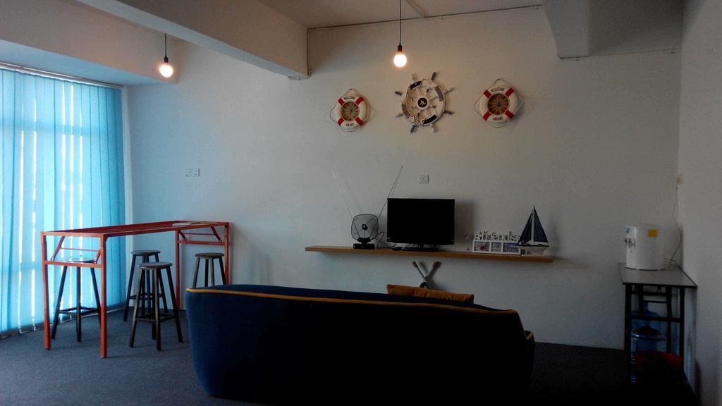 Roof Talk Theme Hostel Johor Bahru Eksteriør billede