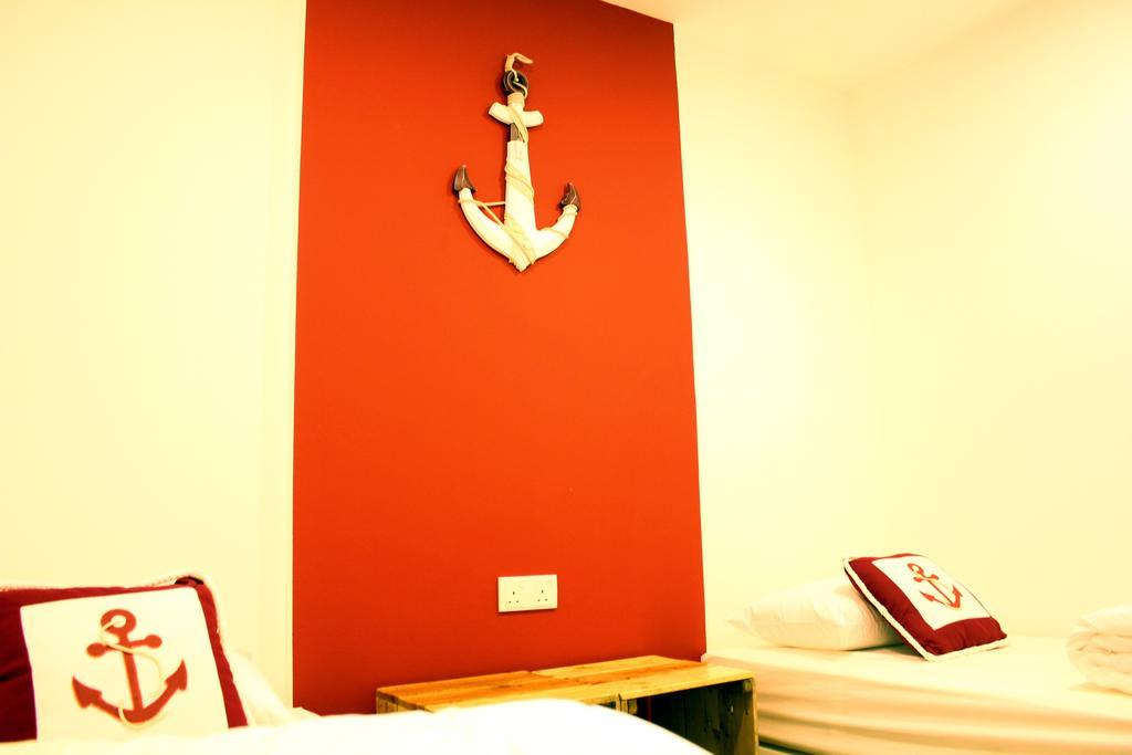 Roof Talk Theme Hostel Johor Bahru Eksteriør billede