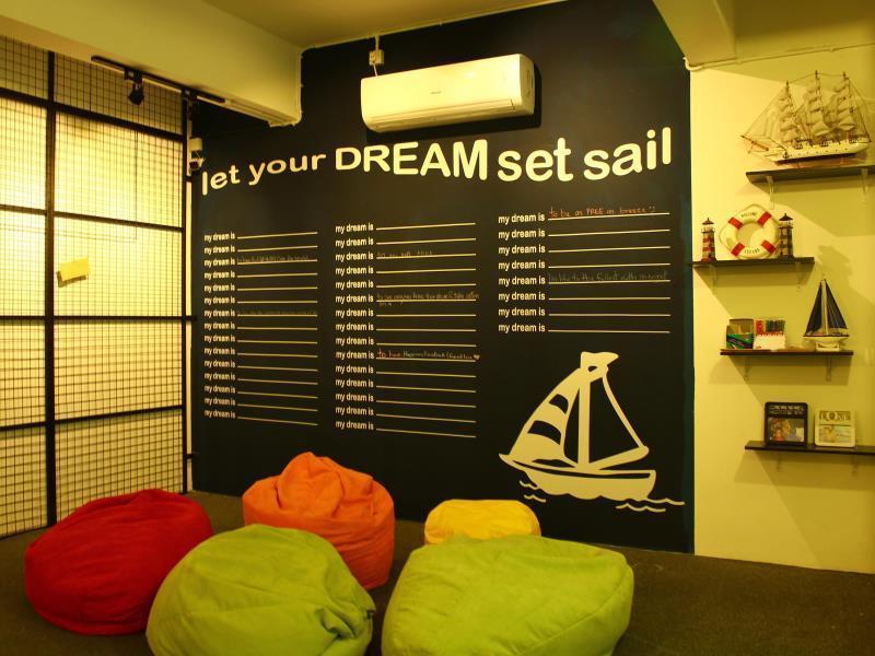 Roof Talk Theme Hostel Johor Bahru Eksteriør billede