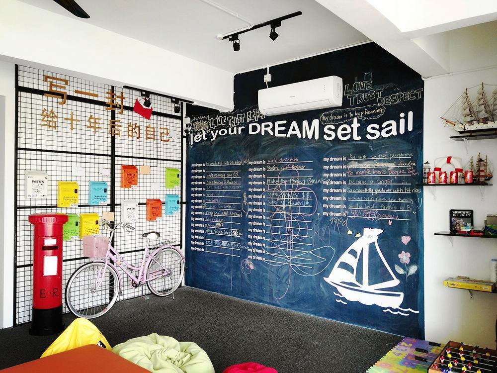 Roof Talk Theme Hostel Johor Bahru Eksteriør billede